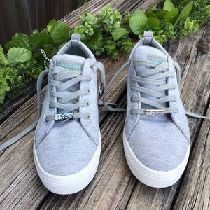 SKECHERS | SNEAKER SIZE 5